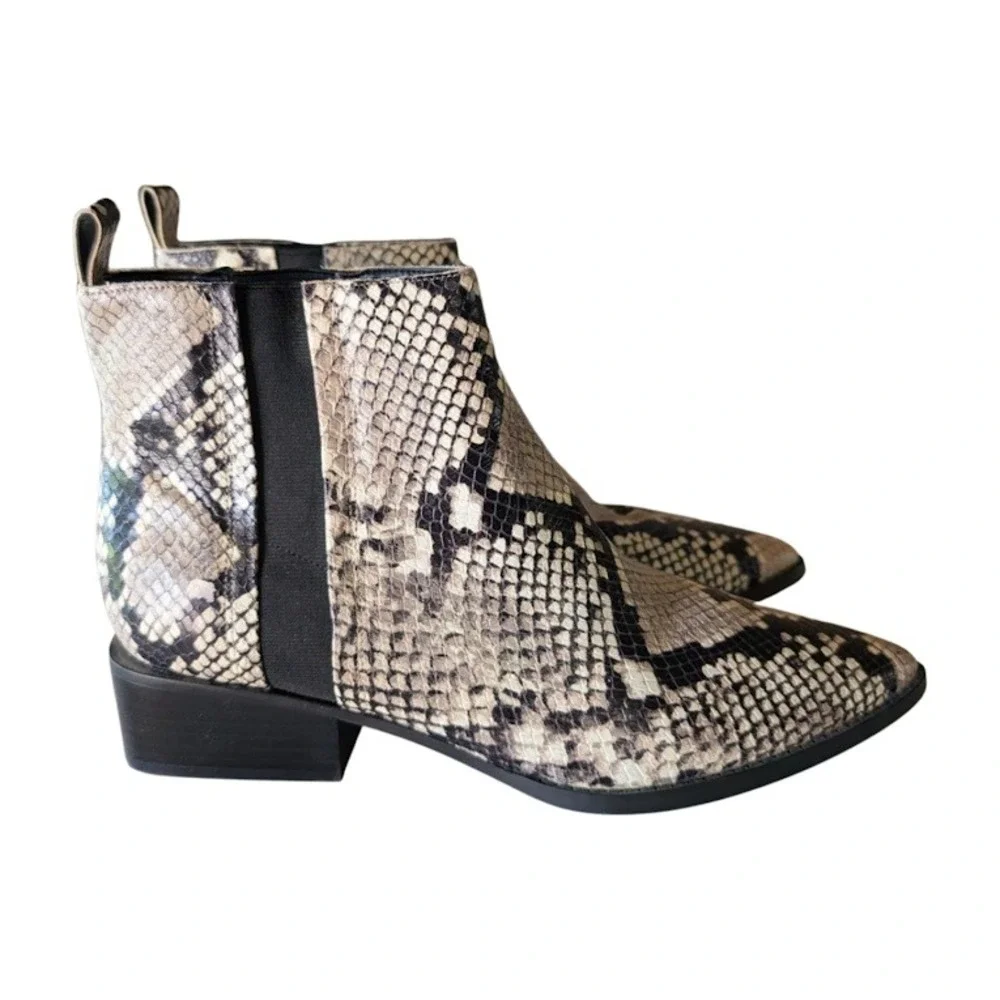 Marc Fisher Vivica Snake Print Pointed Toe Chelsea Boots Women Size 9M